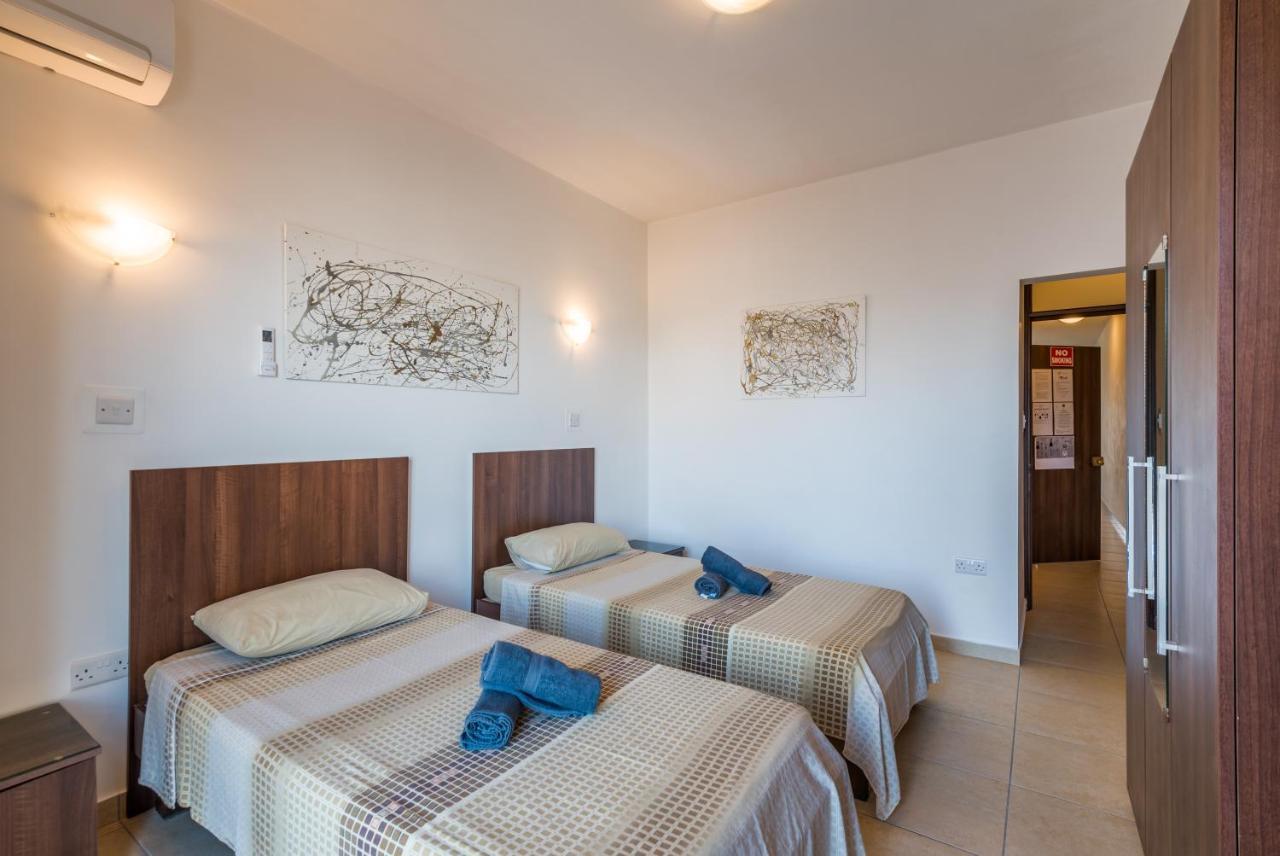 Seashells Apartments With Terrace, Just Off The Seafront In Bugibba - By Getawaysmalta St. Paul's Bay Exterior foto
