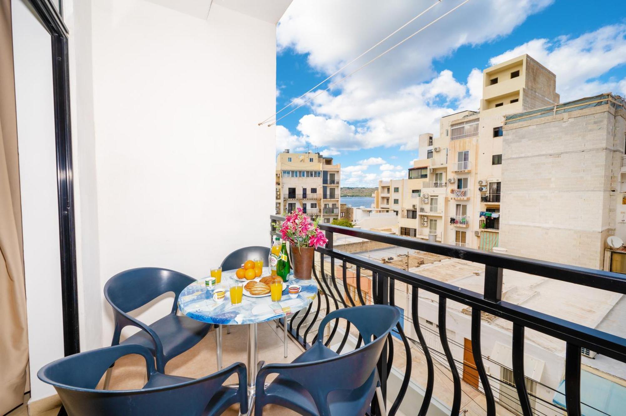 Seashells Apartments With Terrace, Just Off The Seafront In Bugibba - By Getawaysmalta St. Paul's Bay Exterior foto